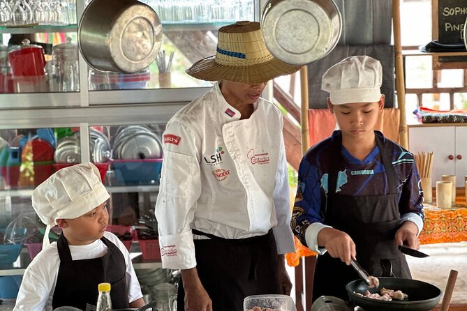 Battambang: Cooking Class and Market Touring - Starting with a market trip at 9:30 AM