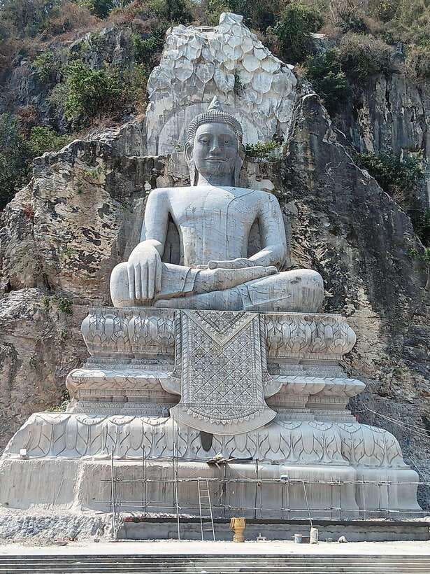 Battambang Private Full-Day Tour - Provincial Hall and the suspension bridge