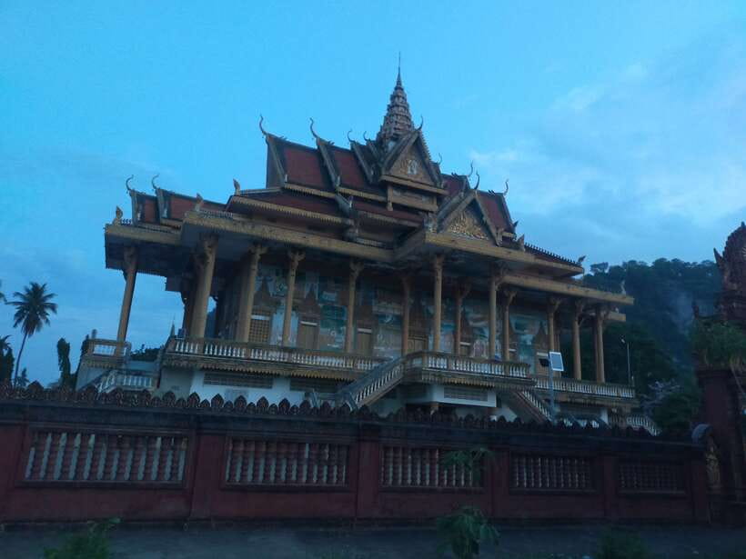 Battambang: Tuk-Tuk, Bamboo Train, Killing/Bat Caves, Sunset - Lunch in a village and the chance to try rat barbecue