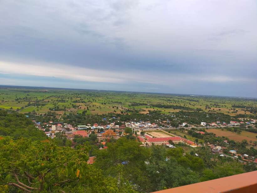 Battambang: Tuk-Tuk, Bamboo Train, Killing/Bat Caves, Sunset - What the $9 price really includes