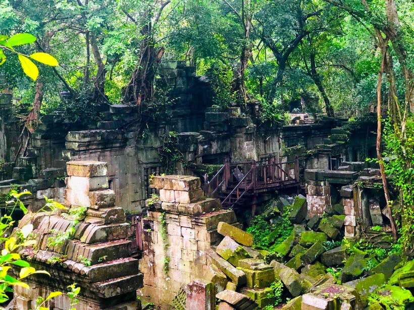 Beng Melea, Rolous Group & Kompong Phluk Floating Village - Roluos and the first great Khmer building period