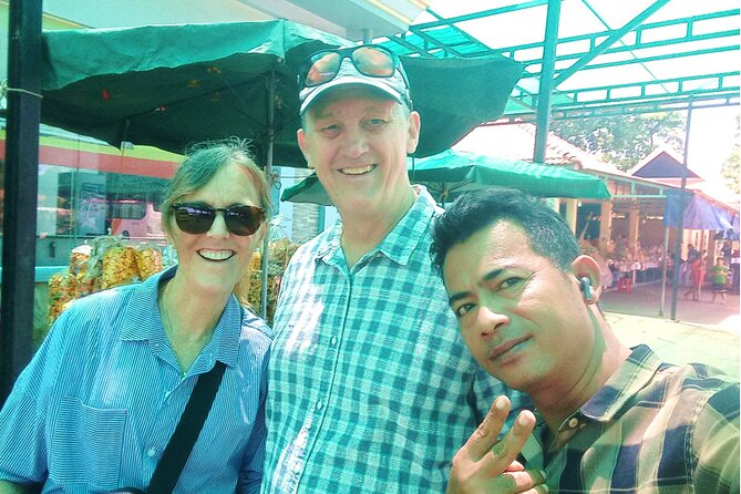 Best Private taxi Phnom Penh to Siem Reap - English Speaking - Spider Market, a local stop with a rough edge
