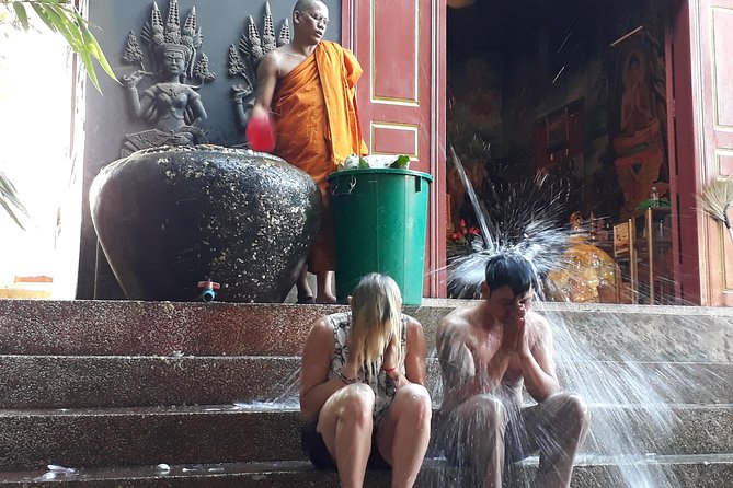 Buddhist Water Blessing and Real Life Experience with Local - The market visit puts daily life beside the temples