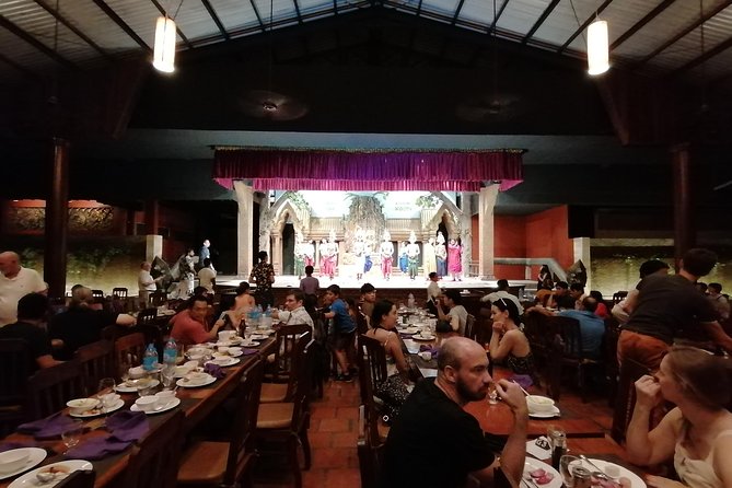 Buffet dinner with Apsara Show (Free 2 ways hotel transfer) - The buffet: useful variety, not a food tour