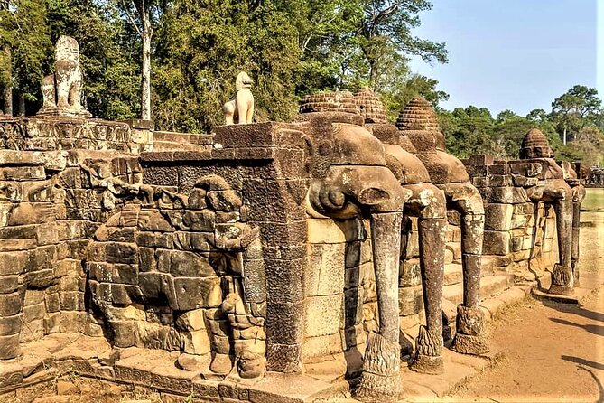 Cambodia Highlight 6 Days Tour from Siem Reap to Phnom Penh - The 4:30 AM start at Angkor Wat