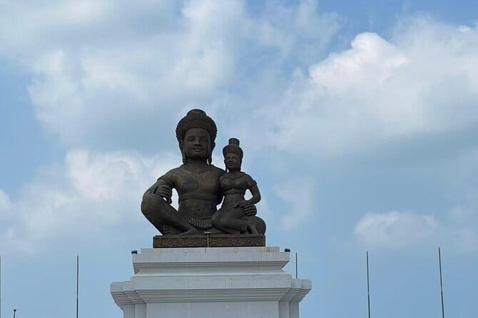 Cambodia Private Taxi - Siem Reap & Angkor Wat Temple Area Tour - A private car makes Angkor days simpler