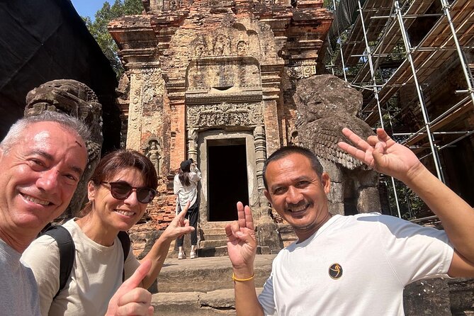 Cambodia Taxi Service - Stop one: Kampong Kdei’s ancient bridge
