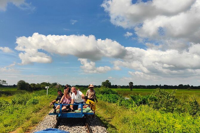 Cambodia Tours Siem Reap Phnom Penh Private Ride By Cars - What this private Cambodia road transfer really is