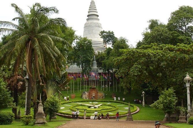 Classic Phnom Penh City Full Day Tour - Royal Palace: one hour and 30 minutes among royal buildings