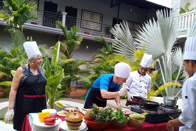 Cooking Class By Reveal Angkor Hotel Siem Reap - Psar Chaa: seeing Khmer ingredients before cooking