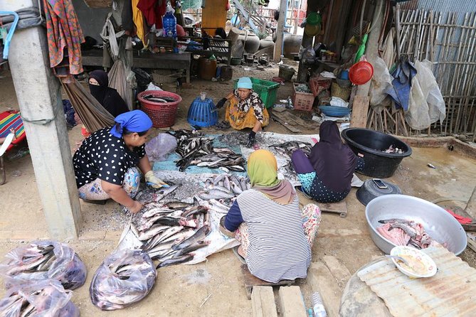 Customs and Culture Half Day Walk and Bike Tour in Battambang - A break at a local Muslim cafe