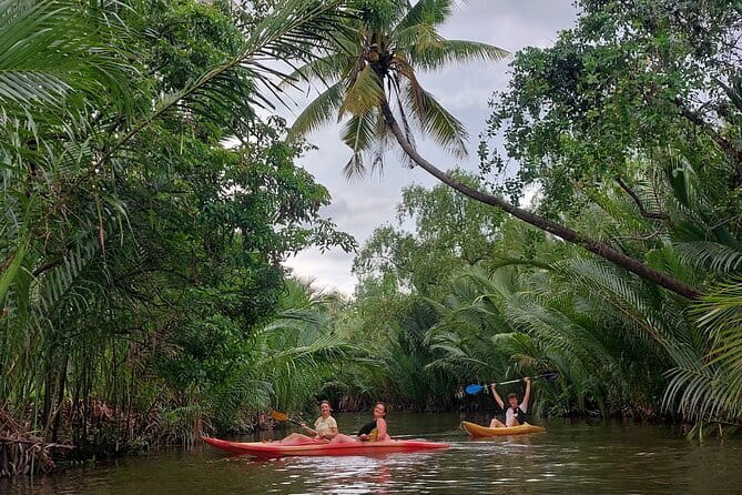 Day Trip from Sihanoukville to Phnom Penh for Cruise Passengers - Lunch, clothing, and comfort