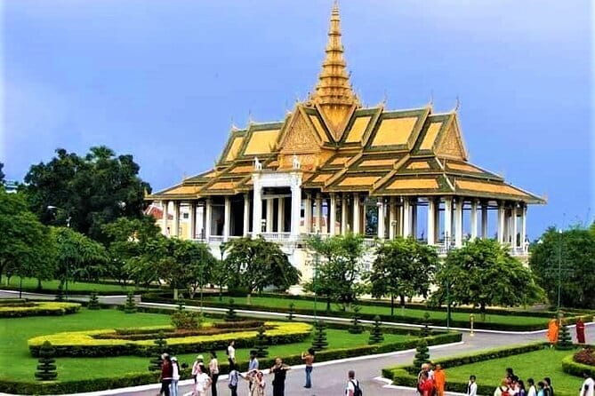 Day Trip from Sihanoukville to Phnom Penh for Cruise Passengers - The long road to Phnom Penh