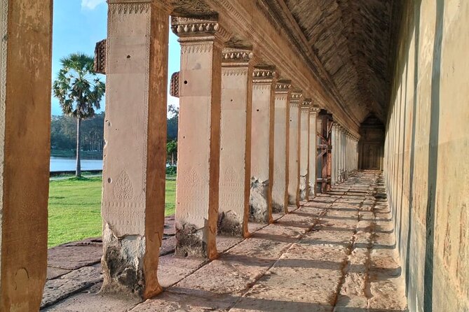 Day trip Phnom Penh to Siem Reap & Return back - The guides and drivers can shape the day