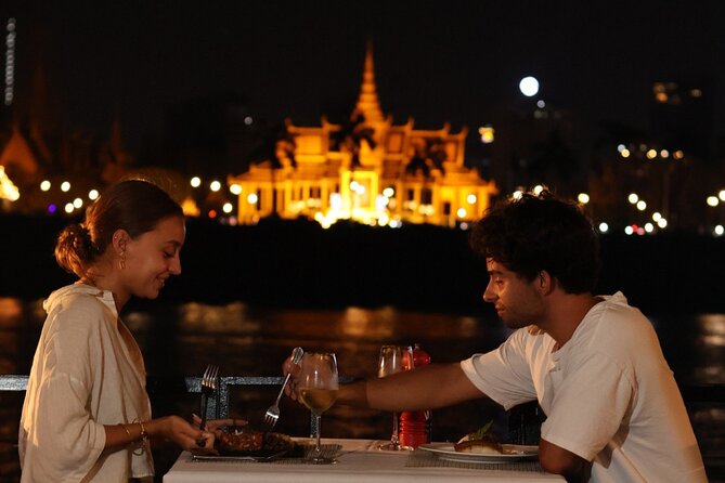 Dinner 4-course Mekong River cruise with Kanika Boat - What the 1-hour-45-minute cruise includes
