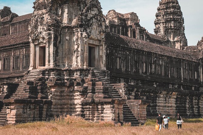 Discover the Tastes Temples and Tales of Authentic Cambodia - Bayon, Ta Prohm, and lunch near the ruins