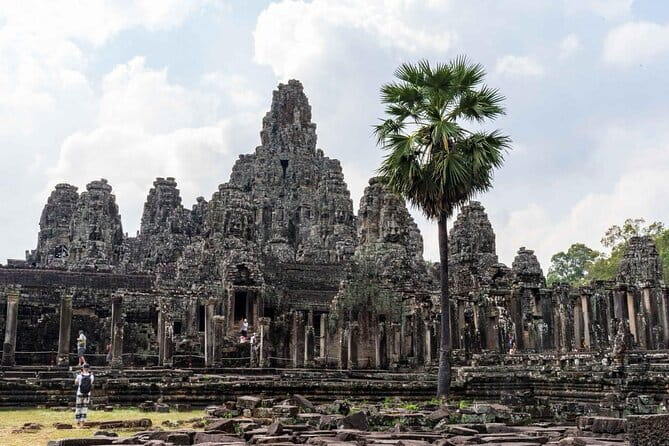 Explore Angkor Sunrise Spectacle a Full Day Temples Tour - Why sunrise at Angkor Wat is worth the early start