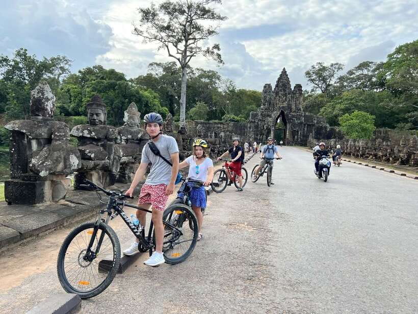 Explore Angkor Wat by Bike and Sunset - Angkor Wat at the start of the day