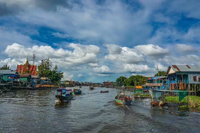 Explore The Kampong Pluk Floating Village - Why Kampong Pluk looks like a floating village