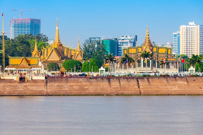 Exploring the Best of Phnom Penh: A Full Day Tour - Wat Phnom: a short temple visit above the city