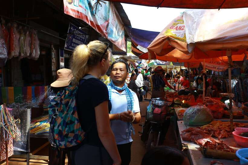 Exploring the Enchanting Kampong Phluk Floating Village - Starting at Ro Lus Market
