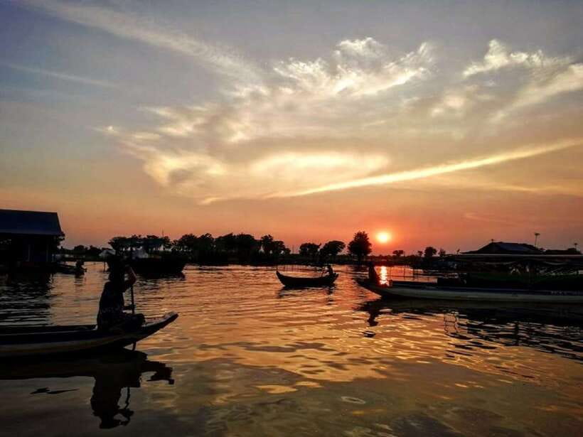 Floating Village and Tonlé Sap Sunset Tour - A 30-minute motorboat ride into Mey Chrey