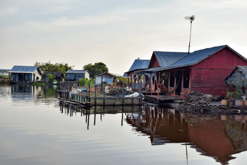 Floating Village Tour with Khmer Meal & Beer - Khmer food and drinks at Mad Monkey