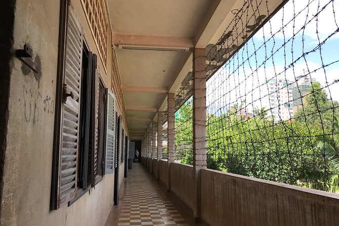 ( Free eSim) Phnom Penh Historical Full Day Tour - Transport, group size, and the eSIM