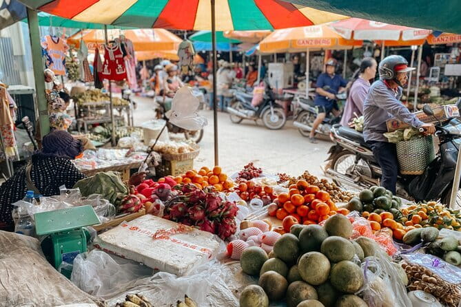 FREE Siem Reap Market & Local Temple Tour - Who will enjoy this morning best