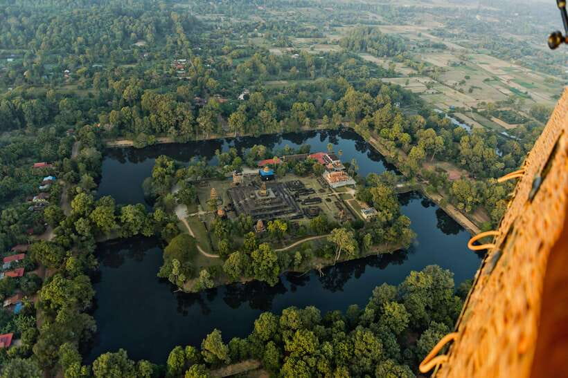 From Krong Siem Reap: Angkor Hot Air Balloon Ride w/ Pickup - Sunrise or sunset: choose the light you want