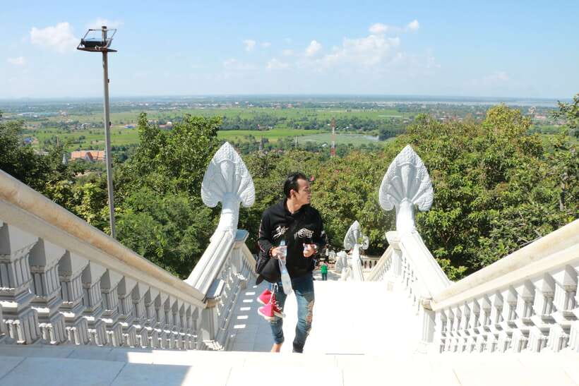 From Phnom Penh: Oudongk Mountain and Koh Chen Island Tour - Is $75 good value from Phnom Penh?