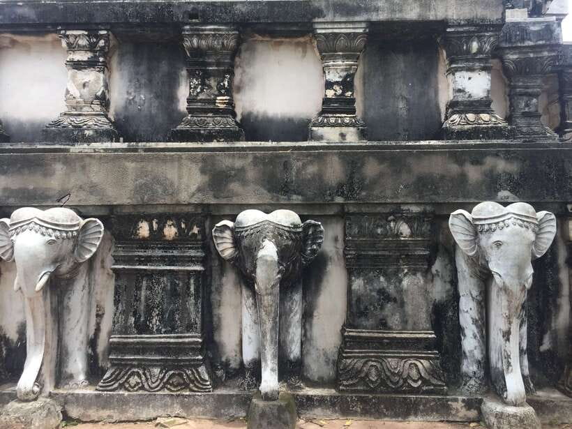 From Phnom Penh: Oudongk Mountain and Koh Chen Island Tour - Koh Chen Island and the sound of hand tools