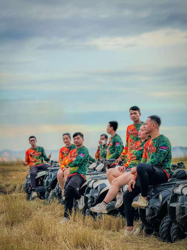 From Siem Reap: 02 Hours Quad Bike Tour in Countryside - Choosing between the Polaris and Kawasaki bikes