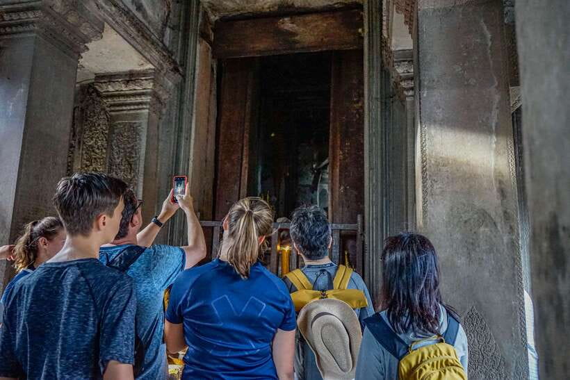 From Siem Reap: Angkor Wat Full-Day Private Tour & Sunrise - Reading Angkor Wat with a guide
