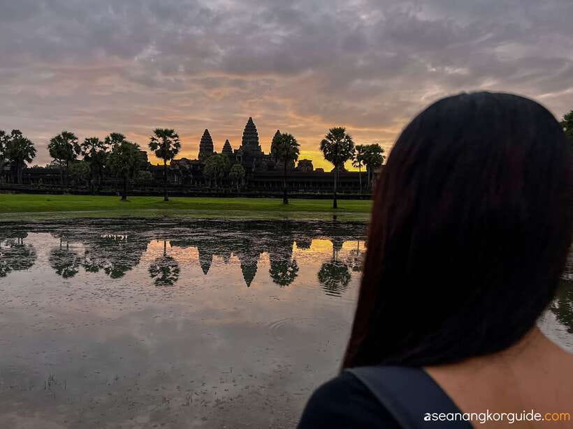 From Siem Reap: Angkor Wat Sunrise and Temples E-Bike Tour - Angkor Wat before breakfast