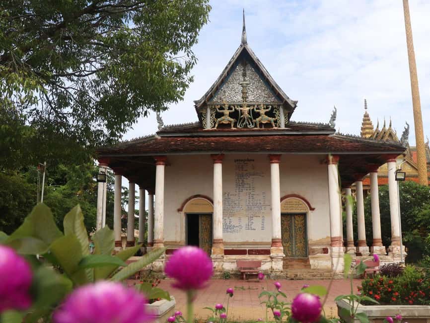From Siem Reap: Battambang Day Trip Bamboo Train & Bat Cave - Sunset at the Bat Cave
