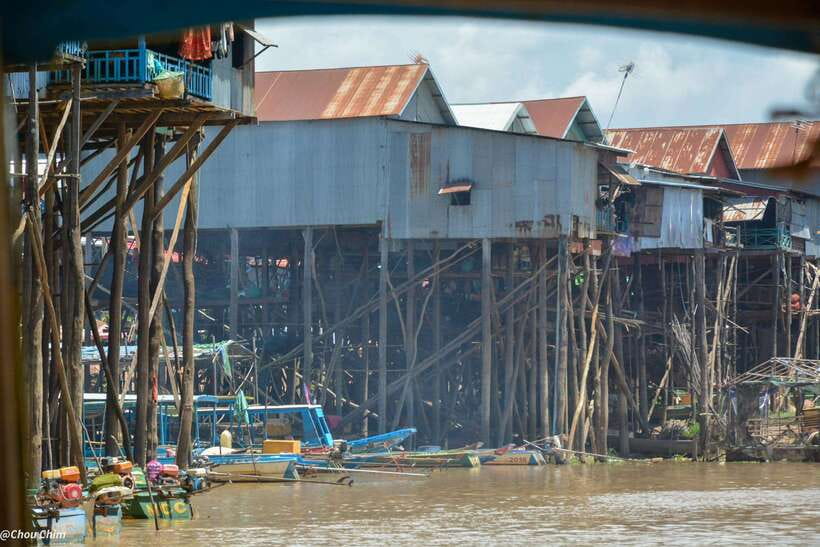 From Siem Reap: Floating Village Tour by Boat - The road south from Siem Reap