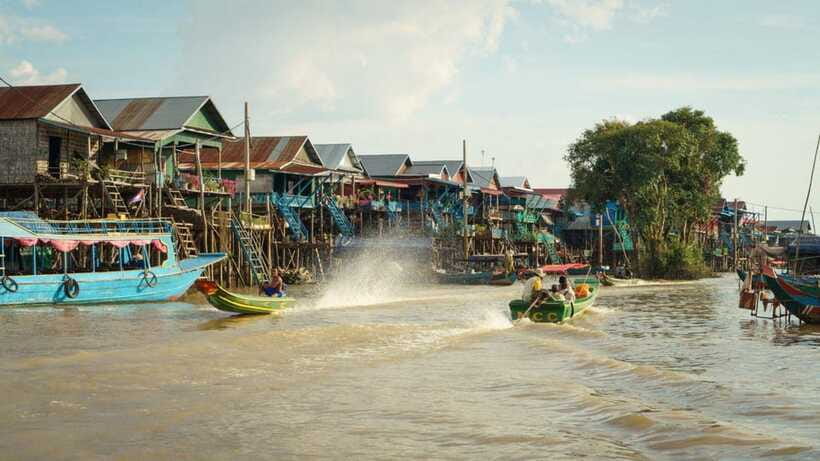 From Siem Reap: Kampong Phluk Floating Village Tour by Boat - What the guides add to the day