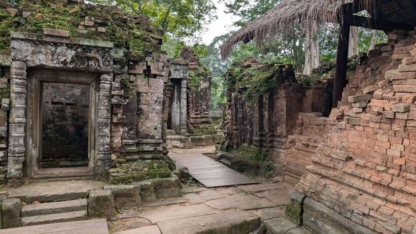 From Siem Reap: Koh Ker and Beng Mealea Private Day Tour - What the guide adds to a remote temple day