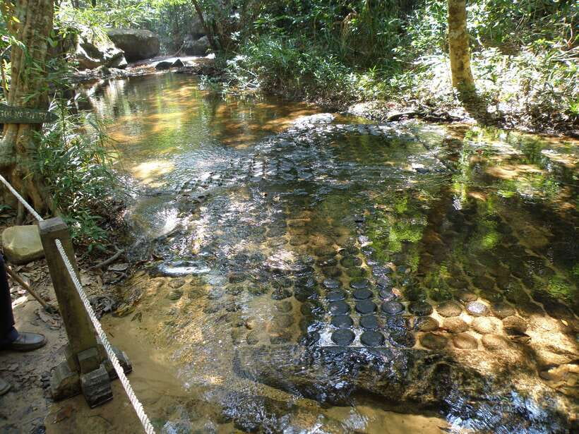 From Siem Reap: Small-Group Phnom Kulen Waterfall Day Tour - Reading the River of a Thousand Lingas
