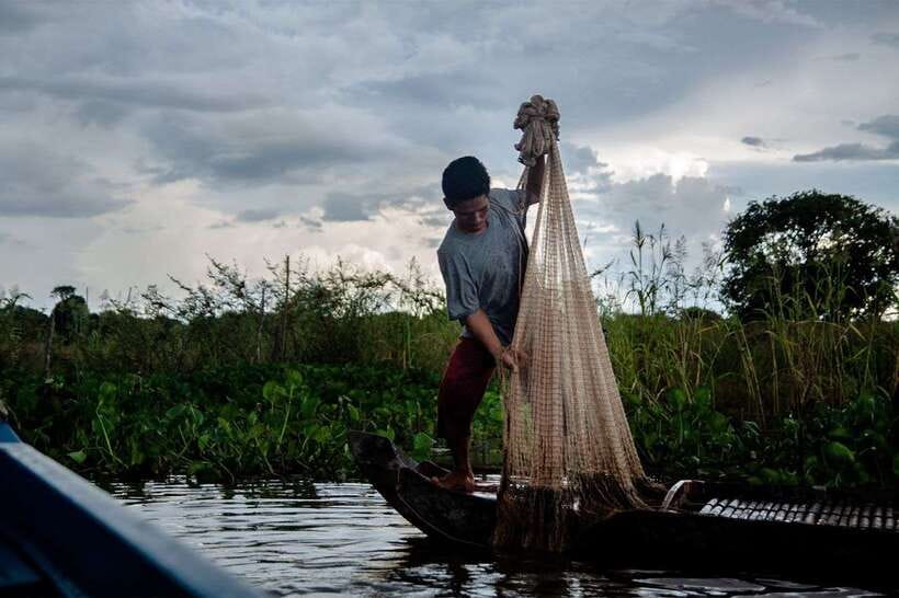 From Siem Reap: Tonle Sap Floating Villages Tour - Birdwatching near the sanctuary