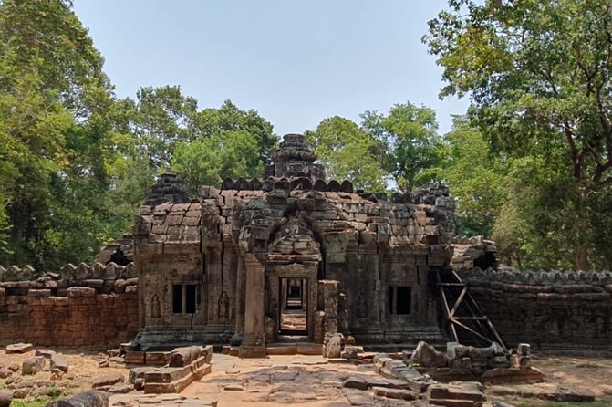 Full Day Angkor Wat Temples Tour with Pickup - Angkor Wat sets the tone