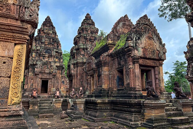 Full Day Banteay Srei Beng Mealea and Koh Ker Small Group Tour - Beng Mealea, one hour among jungle ruins