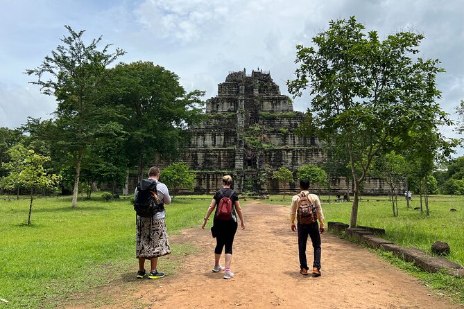 Full Day Banteay Srei Beng Mealea and Koh Ker Small Group Tour - Lunch at a local family restaurant