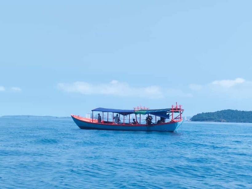 Full Day City Tour with A Boat Trip to 2 Islands - Wat Leu Pagoda and the View Across Town