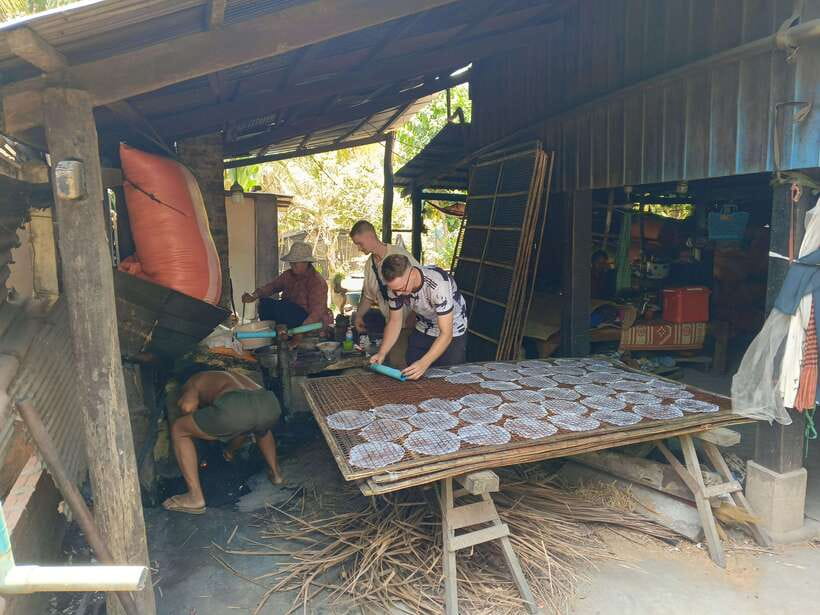 Full-day: Handicraft, Bamboo train, Killing cave, Bat Cave - Ek Phnom Temple on the north side
