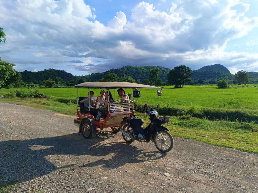 Full-day: Original bamboo train, Wat Banan, Phnom Sampov - The bamboo train near Ou Srauo Laou