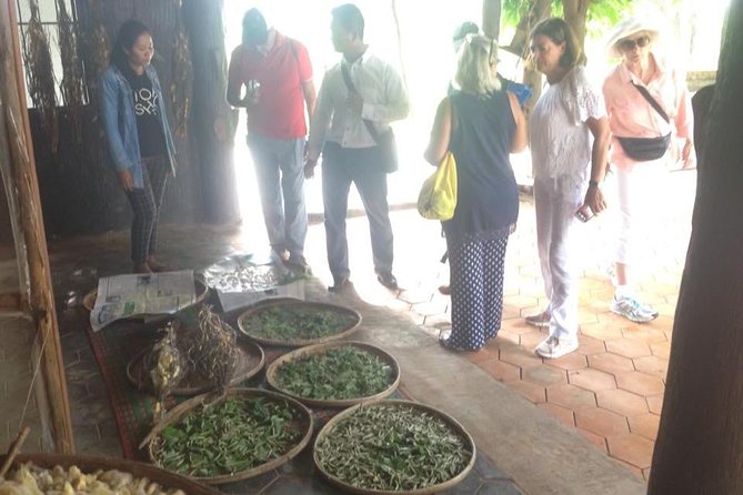 Full-Day Phnom Penh City & Silk Island with a local Tuk Tuk Tours - Crossing back into Phnom Penh by tuk tuk