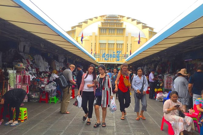 Full-Day Phnom Penh Sightseeing Tour & Killing Field - Wat Phnom and the city view