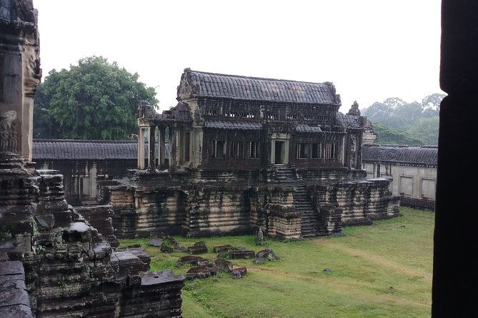 Full-Day Private Custom Tour in Siem Reap - What the driver does, and when to add a guide